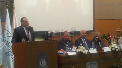 مستشار رئيس الجمهورية يطالب الدولة بالتواصل مع الشباب