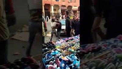 مشاجرة عنيفة بين باعة داخل سوق بمراكش (فيديو)