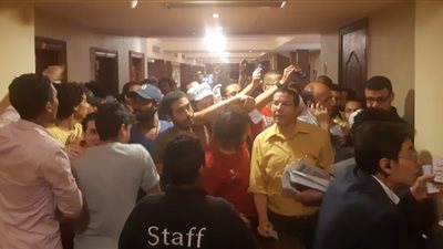 إقبال جماهيري على 