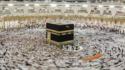 شركات السياحة تروج لبرامج العمرة على مواقع التواصل