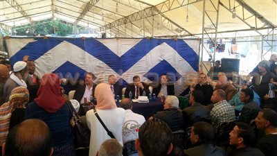 مشادات بين الباعة الجائلين بسوق أحمد حلمي