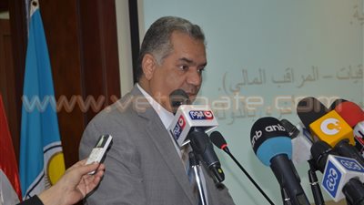بالصور .. وزير الآثار يطالب بعدم تعميم ظاهرة تعامد الشمس على المعابد