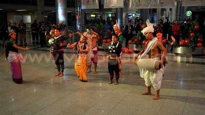 بالصور.. 12 فرقة فنية تحتفل بتعامد الشمس على وجه رمسيس الثاني