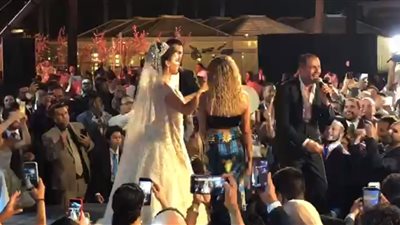 وصلة رقص لدينا الشربيني مع عمرو دياب على أغنية 