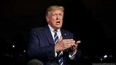 ترامب يهدد برفع الرسوم الجمركية على النبيذ الفرنسي ويصعد مع الصين