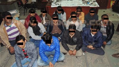 الداخلية تضبط تشكيلا عصابيا لتصنيع الذهب المقلد.. التحريات: 14 هنديًا اتخذوا من ورشة وكرا لمزاولة نشاطهم.. حاولوا إغراق الأسواق بالمعدن المغشوش والإضرار بالاقتصاد.. ضبط 788 جرام ذهب و42 جرام ماس