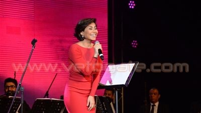 غدًا.. «شيرين» تكشف علاقتها بفضل شاكر في «العاشرة مساءً»