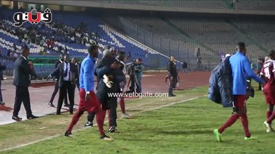 فرحة لاعبي جينريشن مع الجماهير بالتأهل على حساب المقاصة (فيديو)