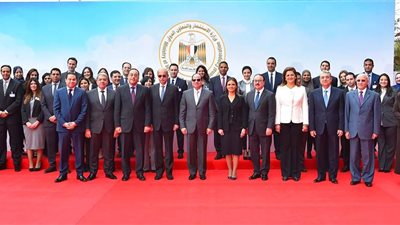 سحر نصر تشكر العاملين بالوزارة بعد نجاح زيارة الرئيس لمراكز الاستثمار