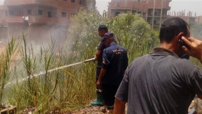 حريق بالقرب من شريط السكة الحديد بالسنطة