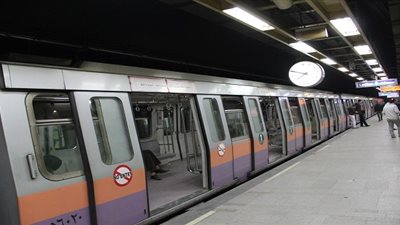 السيطرة على حريق المترو وانتظام الحركة على الخط الثاني