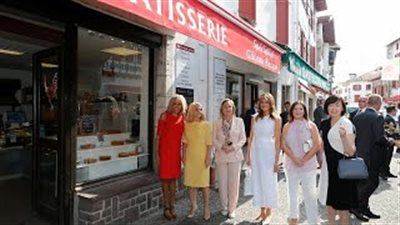 زوجات قادة مجموعة السبع يتذوقن 