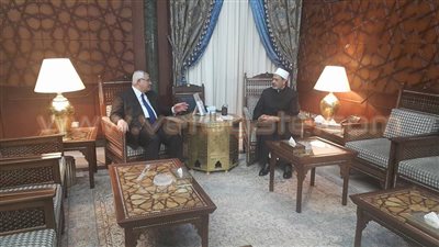 بالصور.. عدلي منصور يصل مشيخة الأزهر للقاء «الطيب»