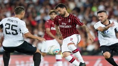 ميلان يفتتح مبارياته في الدوري الإيطالي بالخسارة من أودينيزي 0/ 1