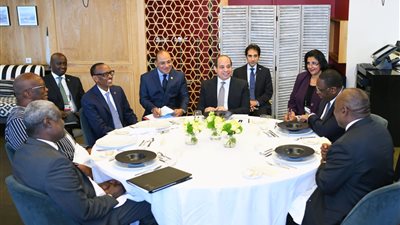 يوم رئاسي حافل في فرنسا.. السيسي يستقبل قادة أفريقيا.. يشارك في قمة مجموعة السبع.. يستعرض تحديات القارة السمراء.. يطالب بتحقيق المصالح المشتركة.. وقمة مصرية ألمانية