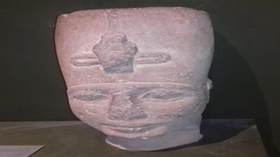 ضبط سائق بحوزته 14 لوحة جدارية و2 رأس تمثال أثري بسوهاج