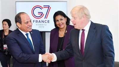 تفاصيل لقاء السيسي ورئيس وزراء بريطانيا في فرنسا.. يتوافقان على تطوير العلاقات الثنائية.. تفعيل أطر التعاون الاقتصادي والسياسي والأمني والسياحي.. ومواصلة التشاور والتنسيق السياسي حول قضايا المنطقة