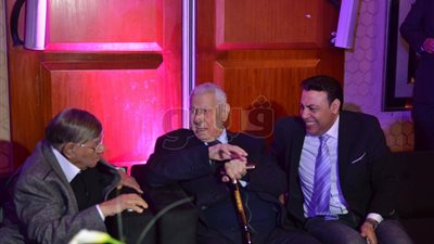 توافد رموز السياسة والإعلام على احتفالية سفارة الكويت (صور)