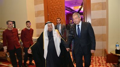 حضور حكومي وعربي كبير في العيد الوطني للكويت.. خالد عبد العزيز يمثل الحكومة في الاحتفالات.. مشاركة واسعة للسفراء العرب.. برج القاهرة يتزين بأعلام الكويت.. والذويخ: لن ننسى موقف مصر (صور)