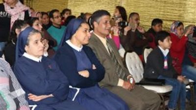 مطران كاثوليك سوهاج يقود مدرسة تنمية المواهب