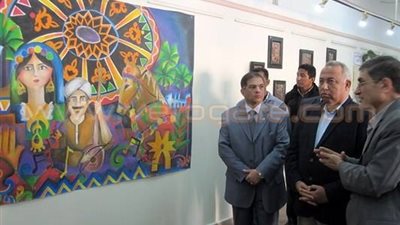 محافظ الشرقية يفتتح معرض العادات والتقاليد والحرف البيئية