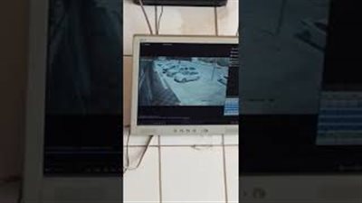 لقطات مروعة لمتهور يدهس شخصا في أحد شوارع الرياض (فيديو)