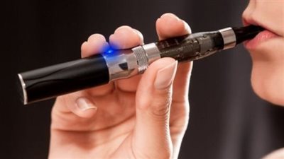 تسبب السرطان..نواب يطالبون بمنع استيراد السجائر الإلكترونية من الخارج