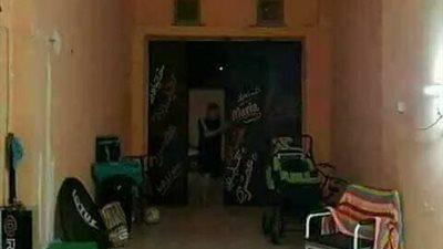 شاب يحول محل تجاري إلى منزل زوجية رائع (صور)