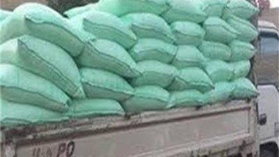 التحقيق مع سائق ضبط بحوزته 2 طن و700 كيلو دقيق مدعم بسيارة نقل بحلوان