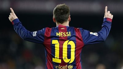 بالفيديو.. ميسي يحرز الهدف الأول لبرشلونة في «خيخون»