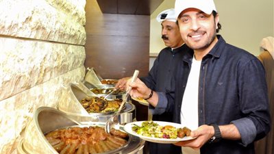 سالم الهندي يقيم حفل غداء خاصًا لماجد المهندس