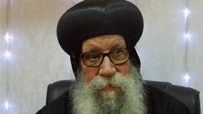 أسقف الوادي الجديد يكرم المتفوقين بالإعدادية