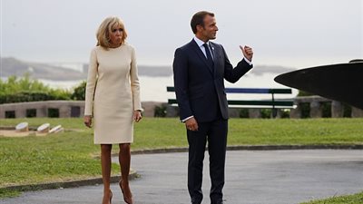 14 ألف جنيه إسترليني.. قيمة ملابس سيدة فرنسا الأولى بقمة السبع (صور)