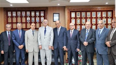 شيوخ القضاء يهنئون رئيس هيئة قضايا الدولة بمنصبه الجديد