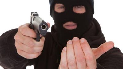 المشدد ١٠ سنوات لعاطل بتهمة السرقة بالإكراه في النهضة