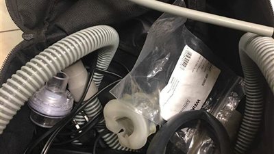 جمارك مطار أسيوط تضبط تهريب أجهزة طبية مستعملة (صور)