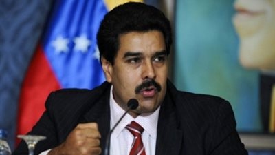 فنزويلا تخفض قيمة عملتها وترفع أسعار الوقود