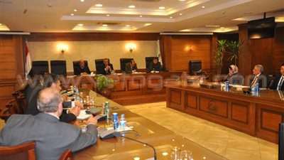 محافظ الجيزة يلتقى نواب إمبابة وكرداسة وأوسيم ومنشأة القناطر