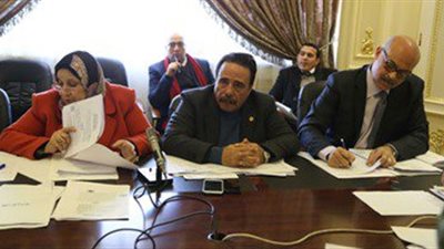 لجنة «القوى العاملة» بالبرلمان تطالب بعرض تعديلات «الخدمة المدنية» للحوار.. المراغي: ضرورة ملحة.. مايسة عطوة: الوزير أكد تعديل 95% من المواد الخلافية.. والتعديلات تشمل نظام الترقيا