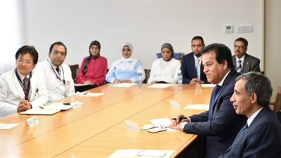 وزير التعليم العالي يتفقد المعهد القومي للعلوم الطبية باليابان (صور)