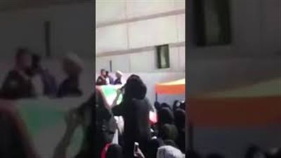 حفل مختلط ورقص الطالبات يثير جدلا في الكويت (فيديو)