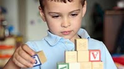 4 علامات تكشف إصابة طفلك بالتوحد