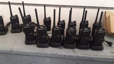 ضبط ٢٨ جهازا لاسلكيا وأجهزة تجسس داخل طرود من هونج كونج