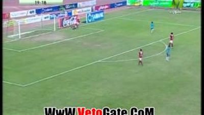 بالفيديو..«إكرامى» ينقذ مرمى الأهلي من انفراد لمهاجم المحلة