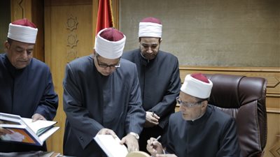 وكيل الأزهر يعتمد نتيجة الدور الثاني لشهادات القراءات
