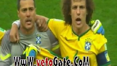 بالفيديو.. ديفيد لويس يرفع قميص 