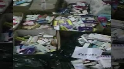 لحظة سقوط عصابة بحوزتهم 1.3 مليون قرص أدوية منتهية الصلاحية (فيديو)