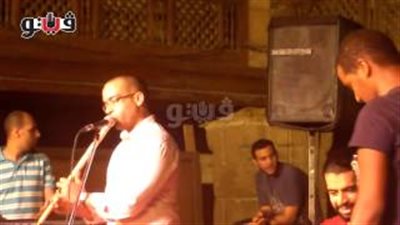 بالفيديو.. «كولة» عازف «منيب باند» يتألق في مقطوعة موسيقية