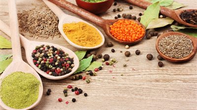 مشروب التوابل والأعشاب الطبيعية لخسارة الوزن