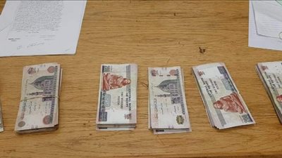 ضبط 62 ألف جنيه بحوزة راكب قادم من تركيا بمطار القاهرة